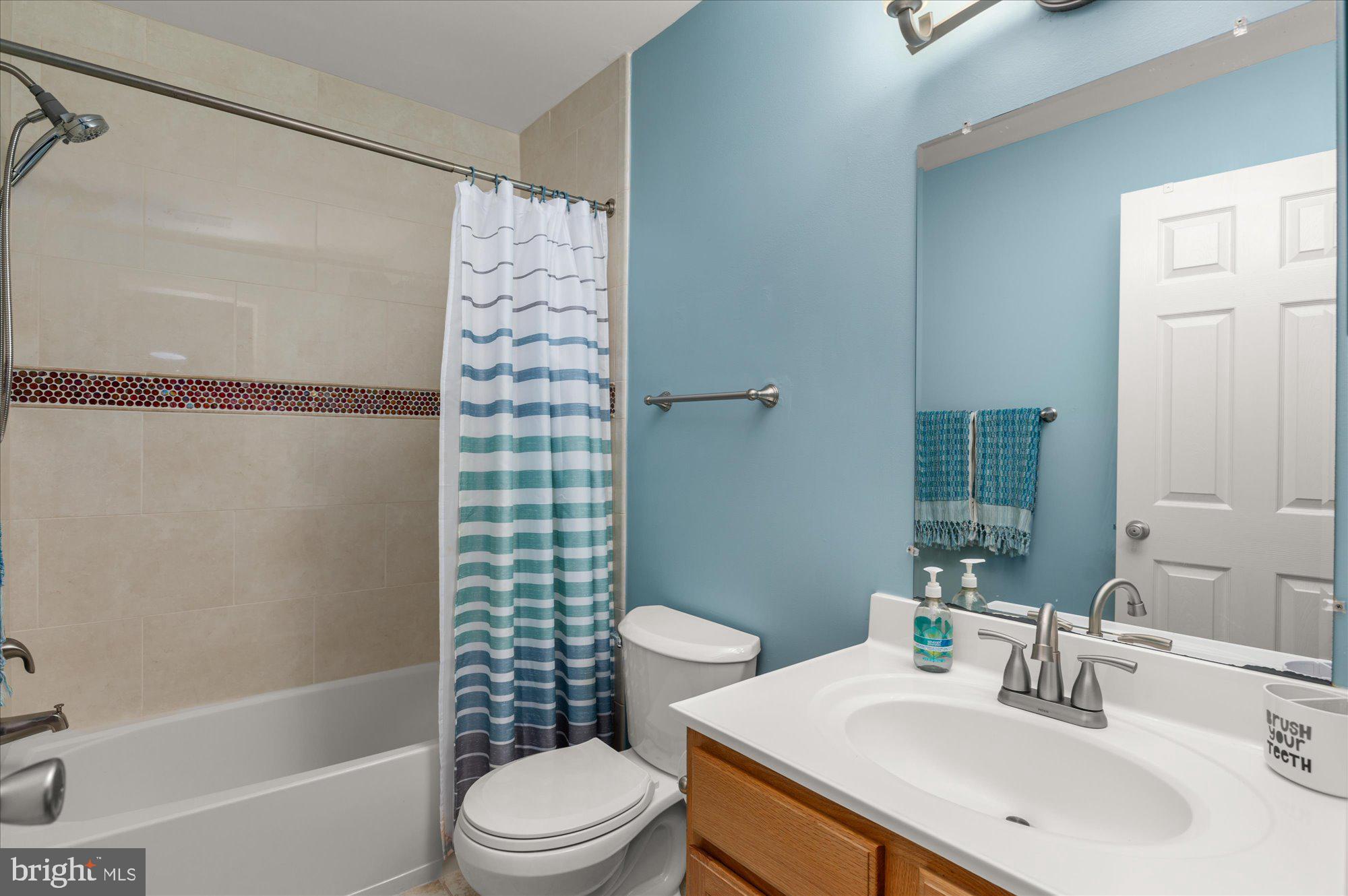 ASHBURN VILLAGE - Residential