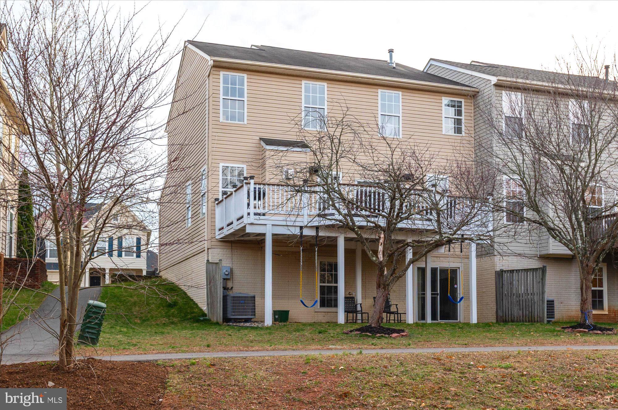 ASHBURN VILLAGE - Residential