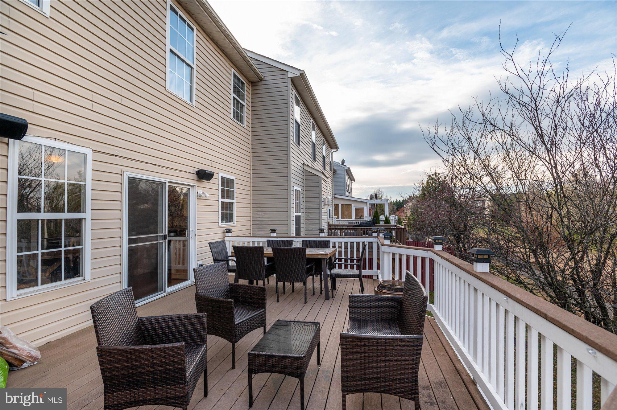 ASHBURN VILLAGE - Residential