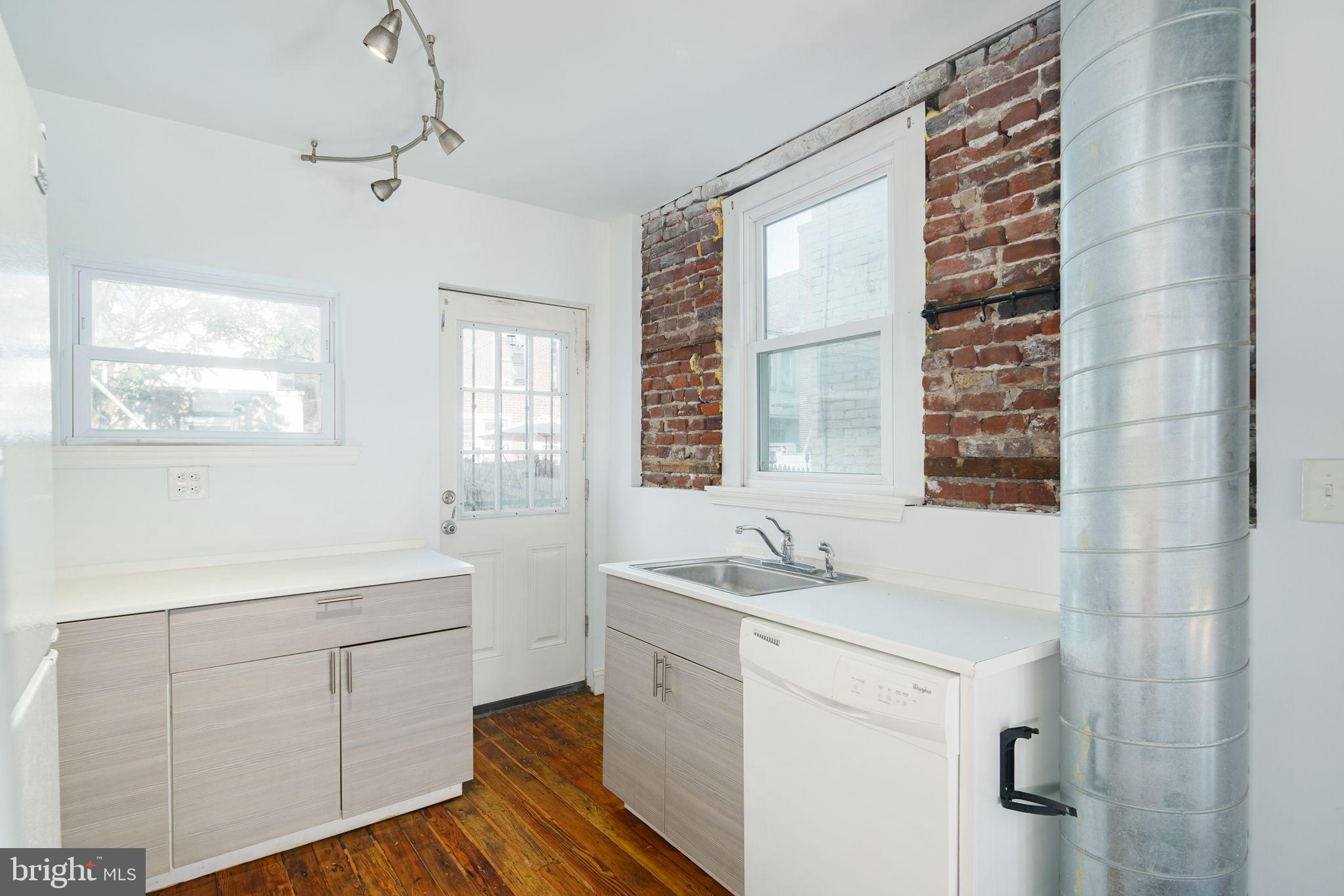 PORT RICHMOND - Residential