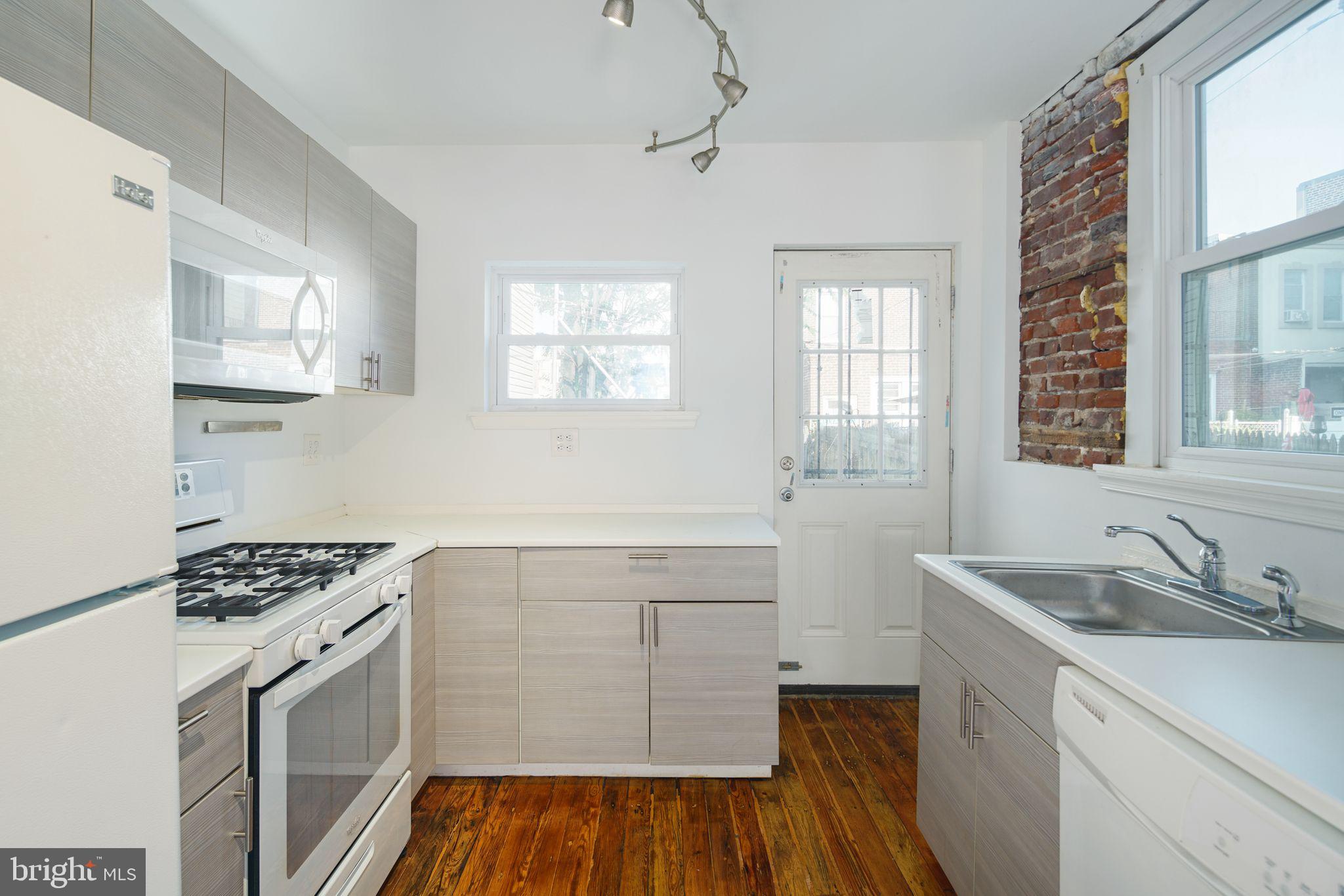 PORT RICHMOND - Residential