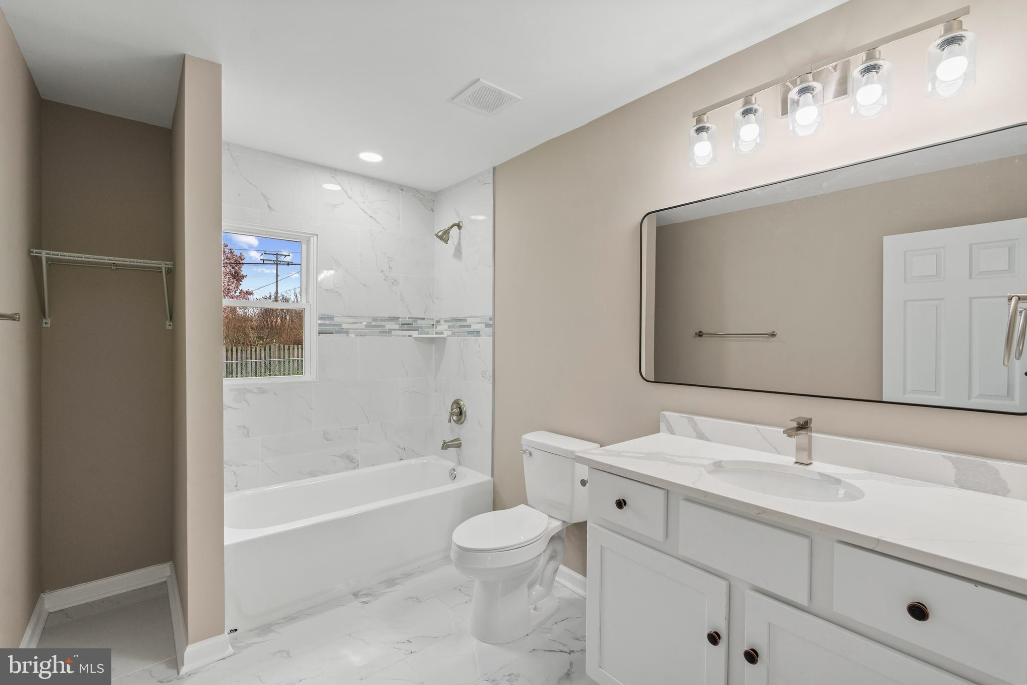 BALTIMORE HIGHLANDS - Residential