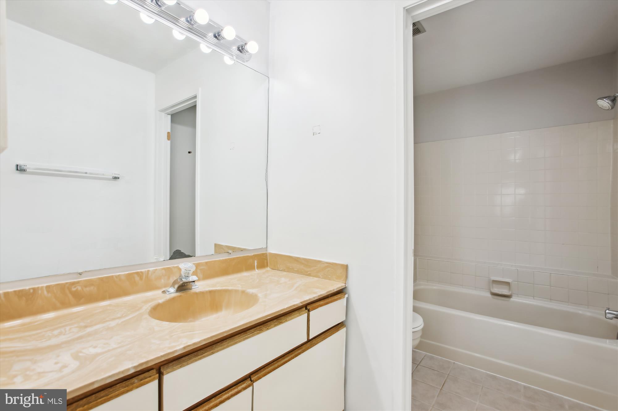 VILLARIDGE - Residential