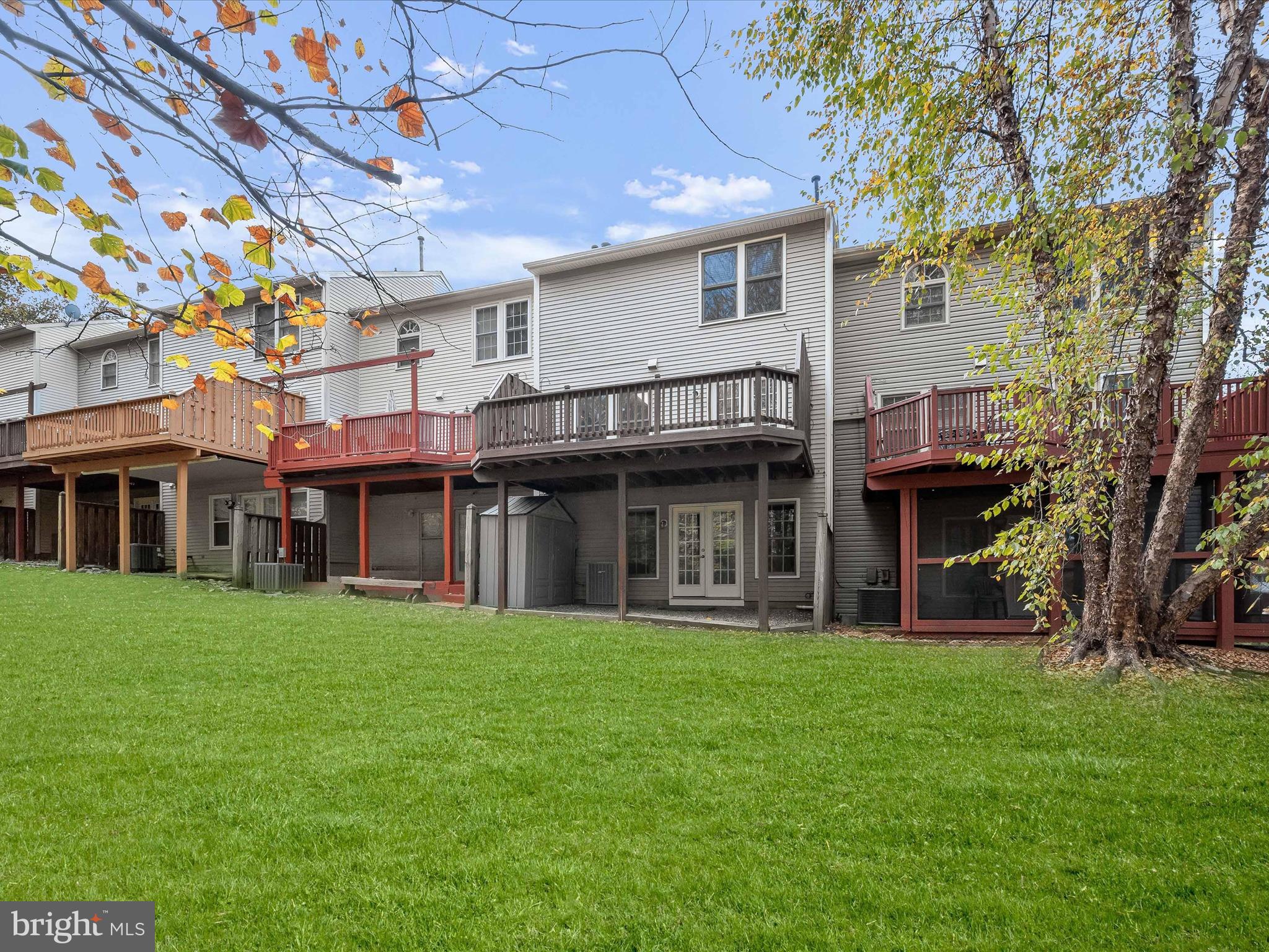 RUSSETT - Residential