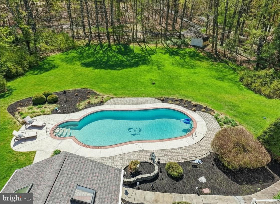 HUNTERS RUN - Residential