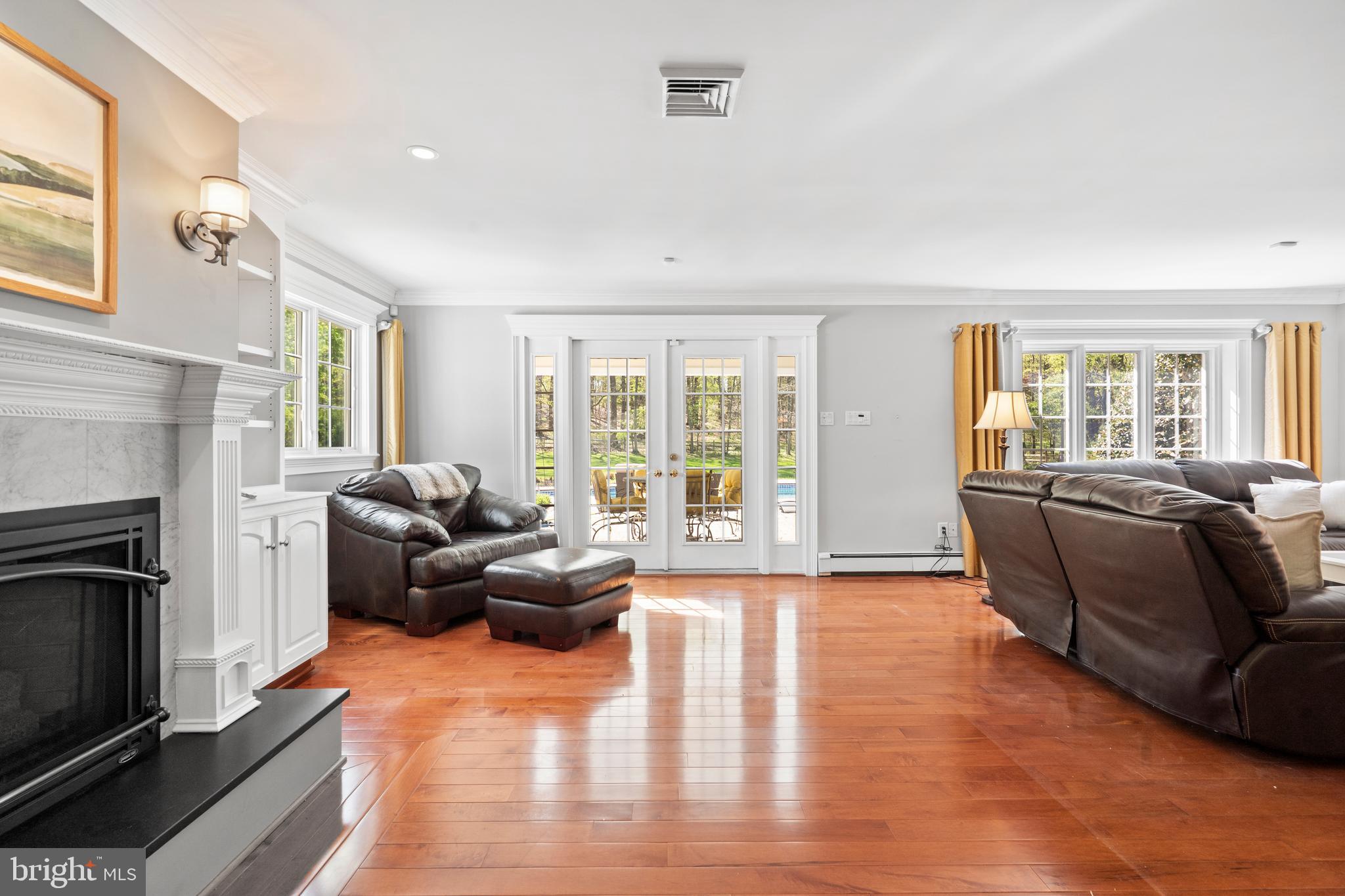 HUNTERS RUN - Residential