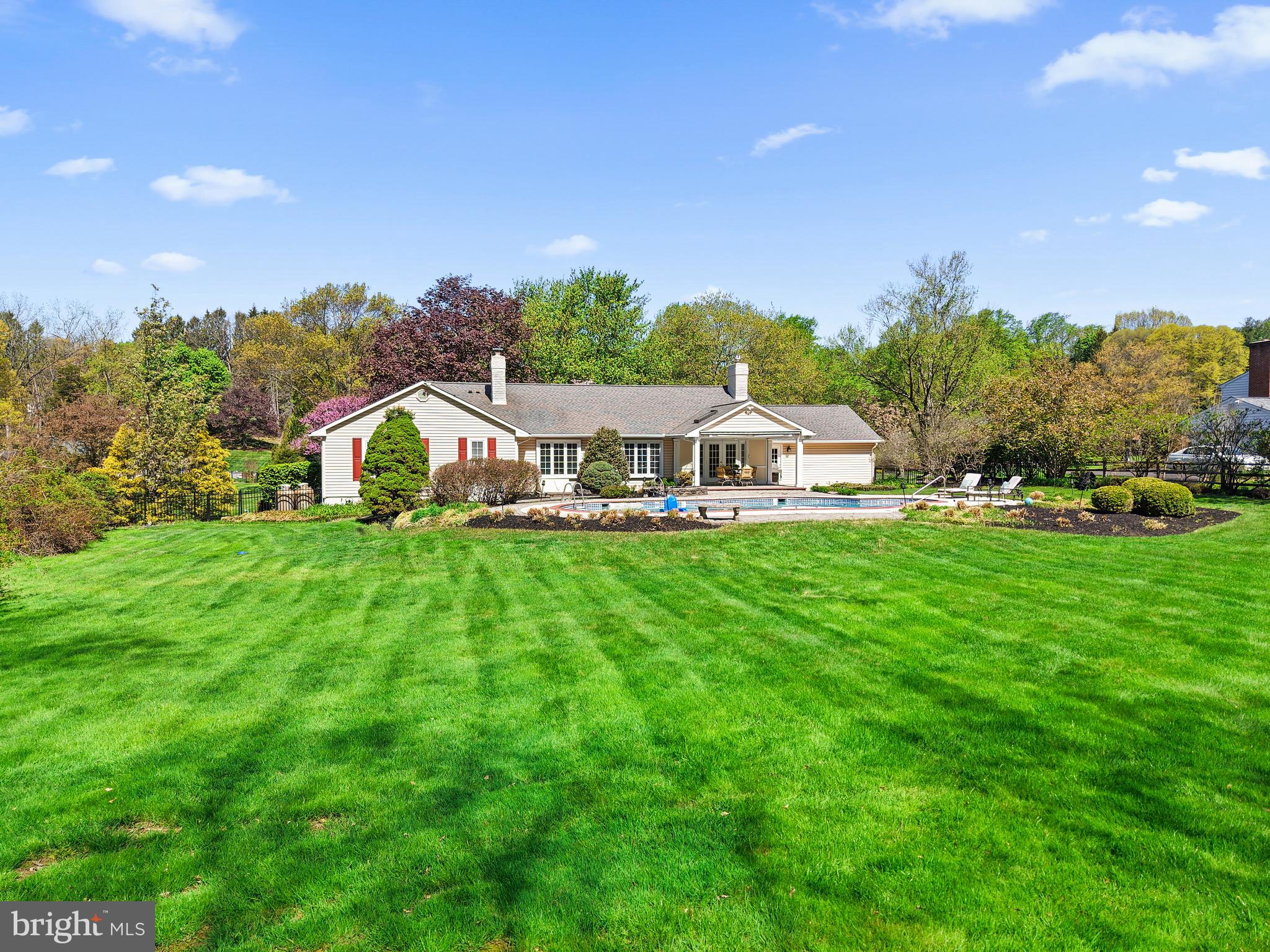HUNTERS RUN - Residential