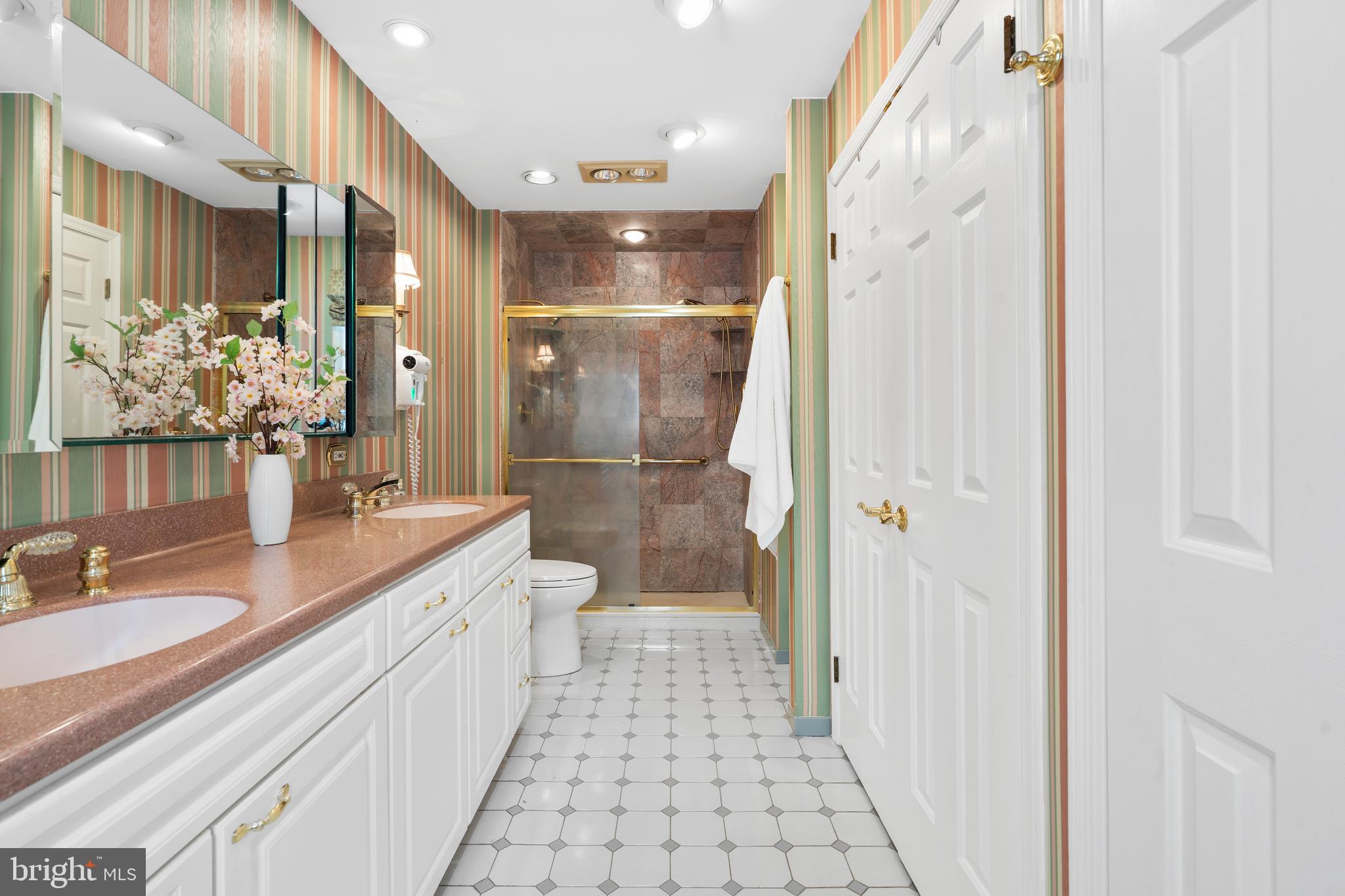 HUNTERS RUN - Residential