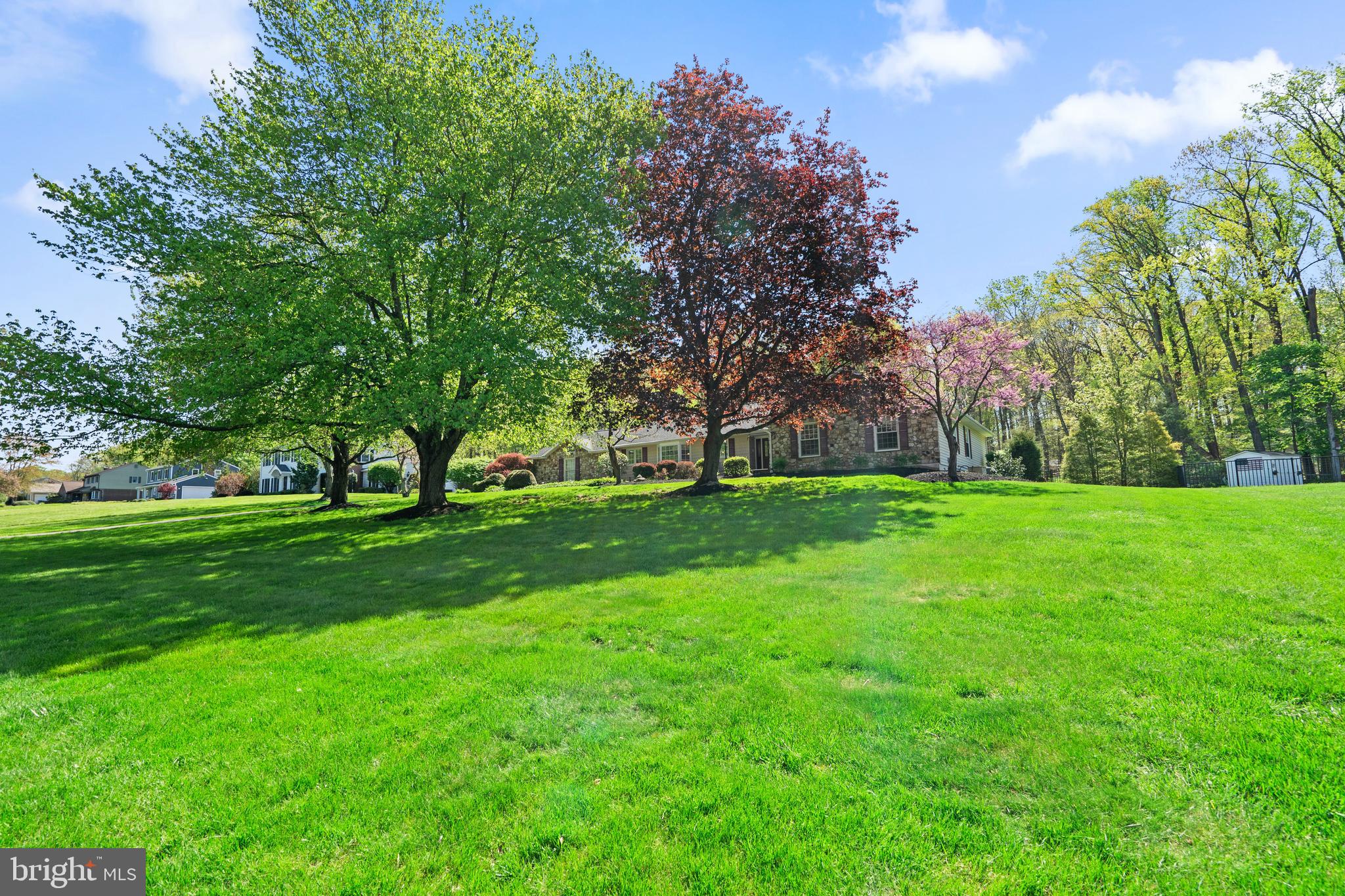 HUNTERS RUN - Residential