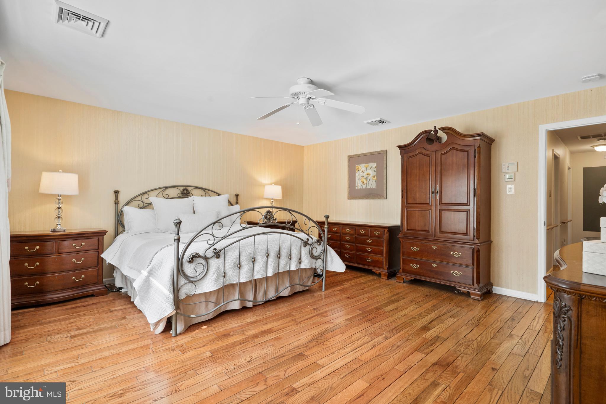 HUNTERS RUN - Residential