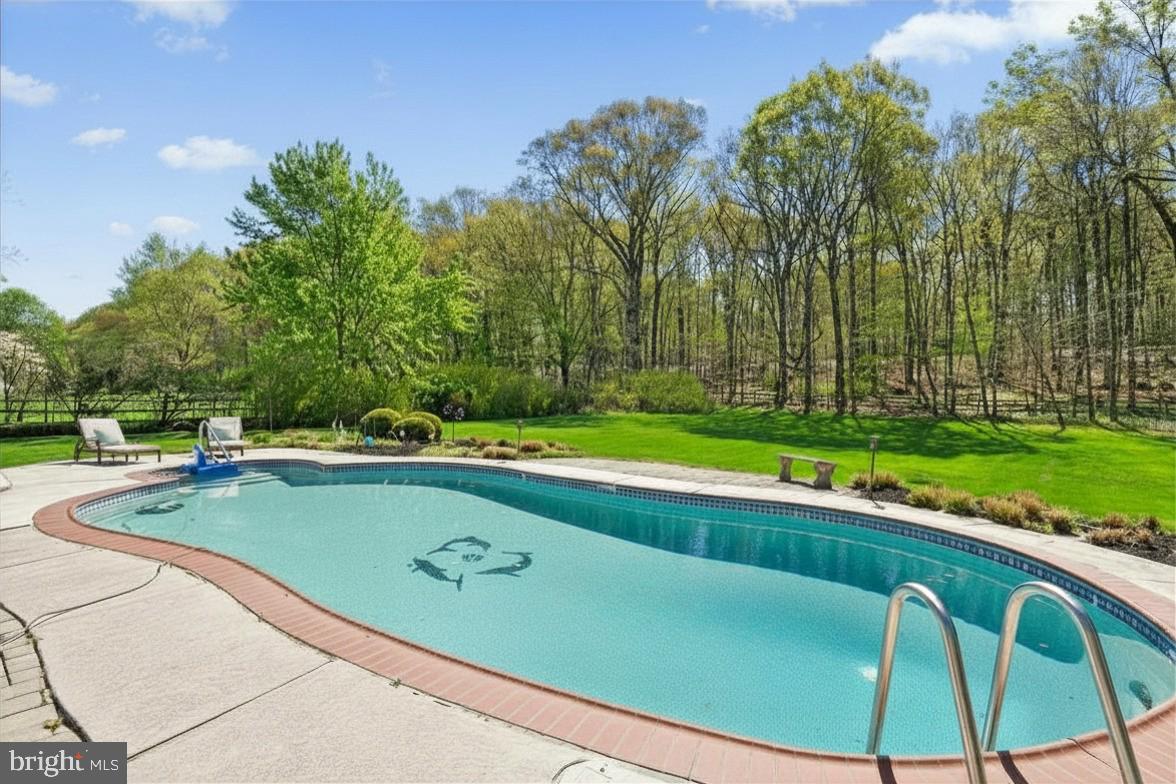 HUNTERS RUN - Residential