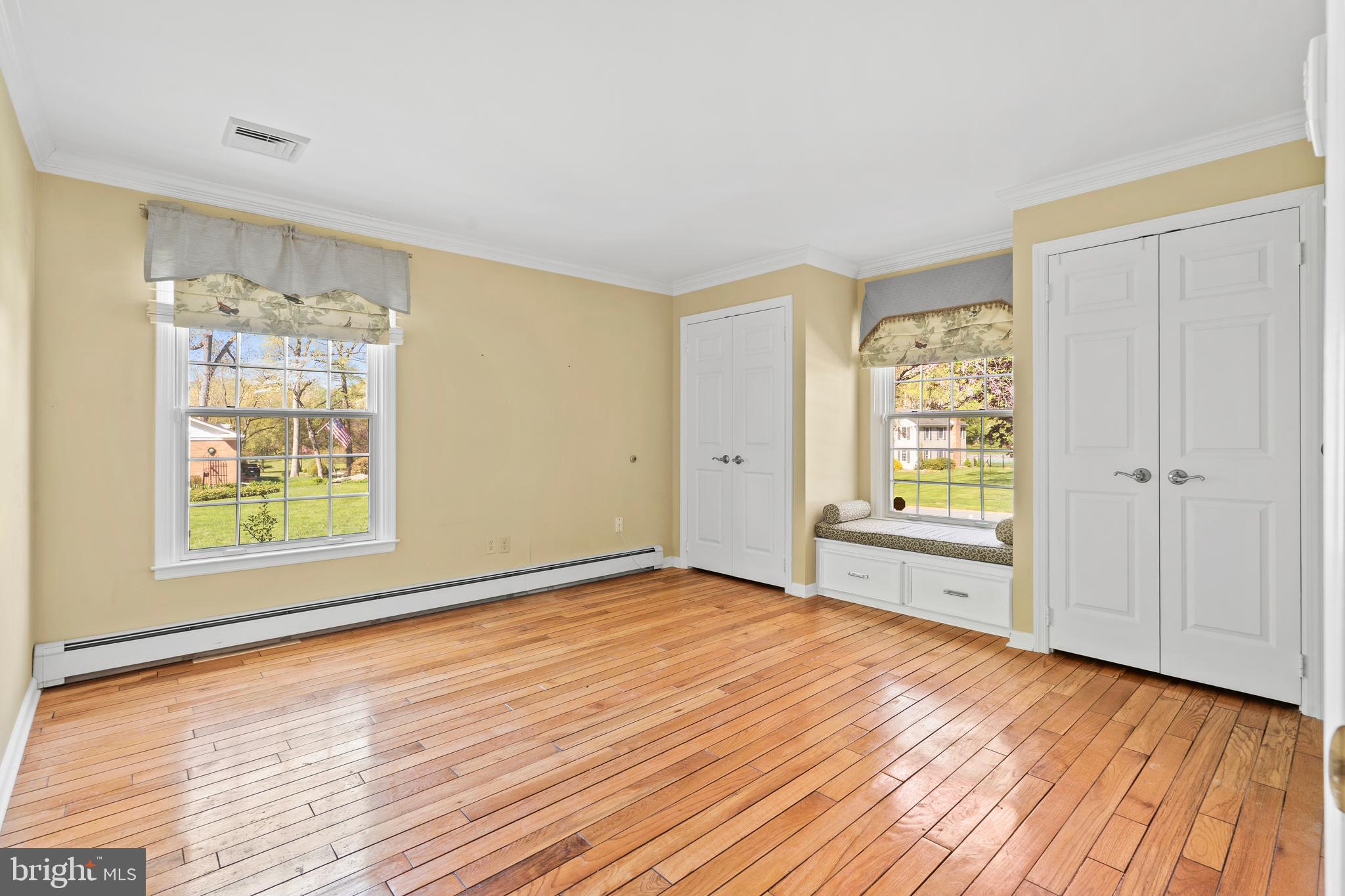HUNTERS RUN - Residential