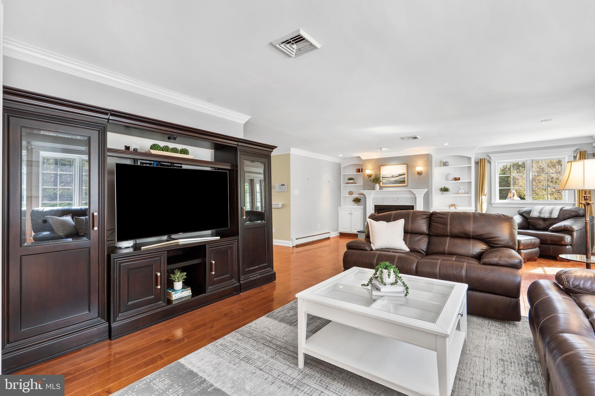 HUNTERS RUN - Residential