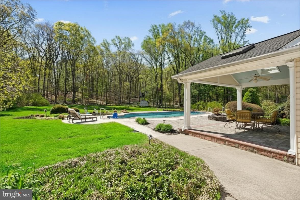 HUNTERS RUN - Residential