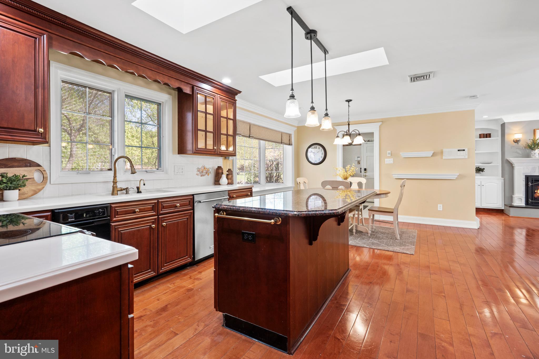 HUNTERS RUN - Residential