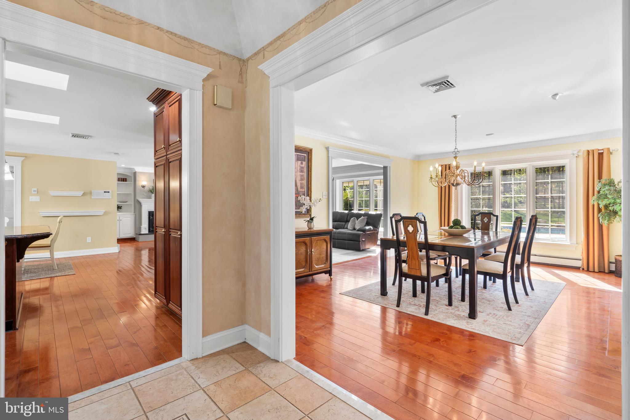 HUNTERS RUN - Residential