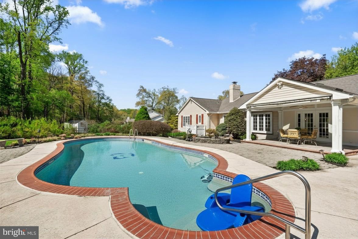 HUNTERS RUN - Residential