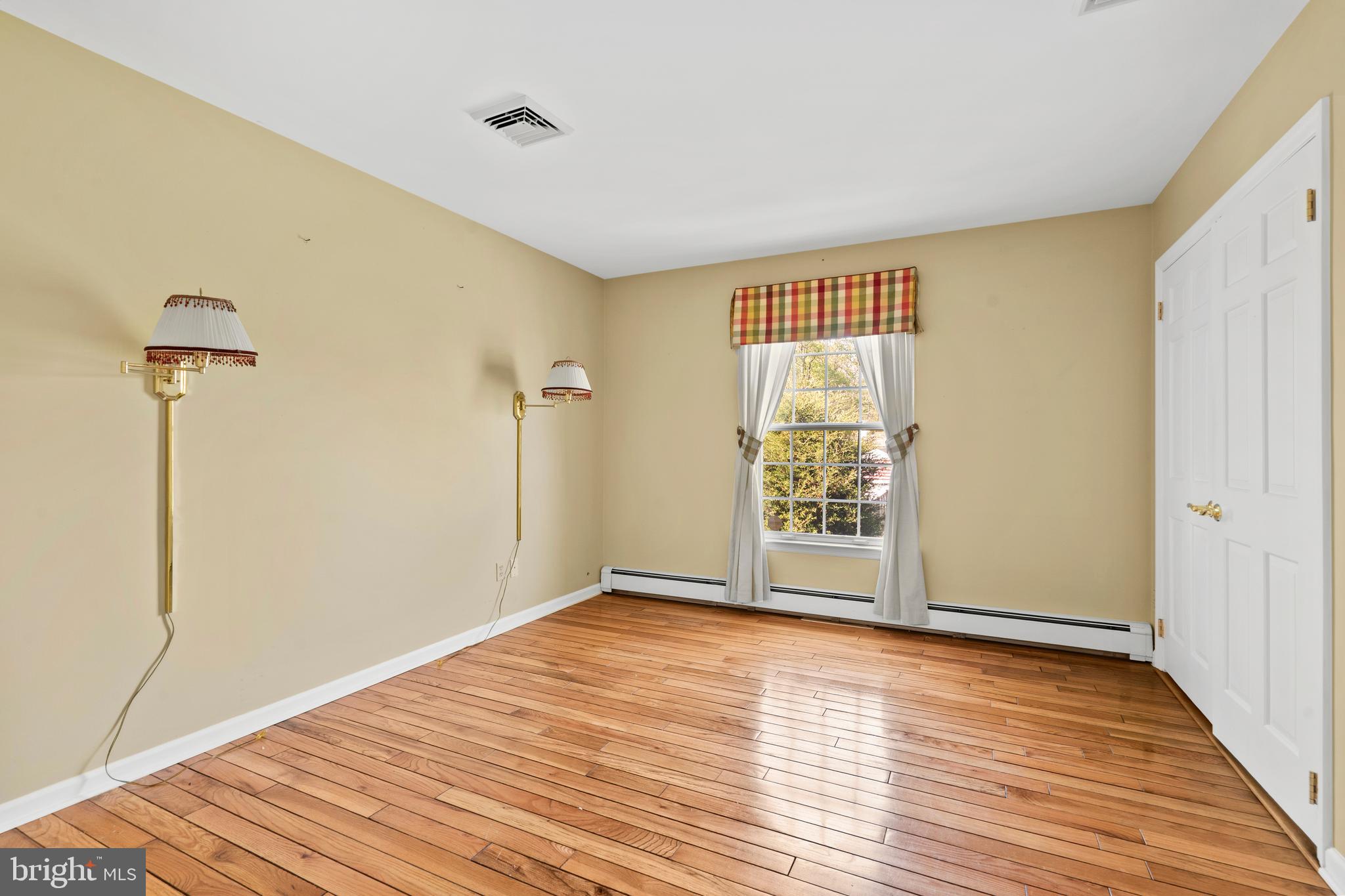 HUNTERS RUN - Residential