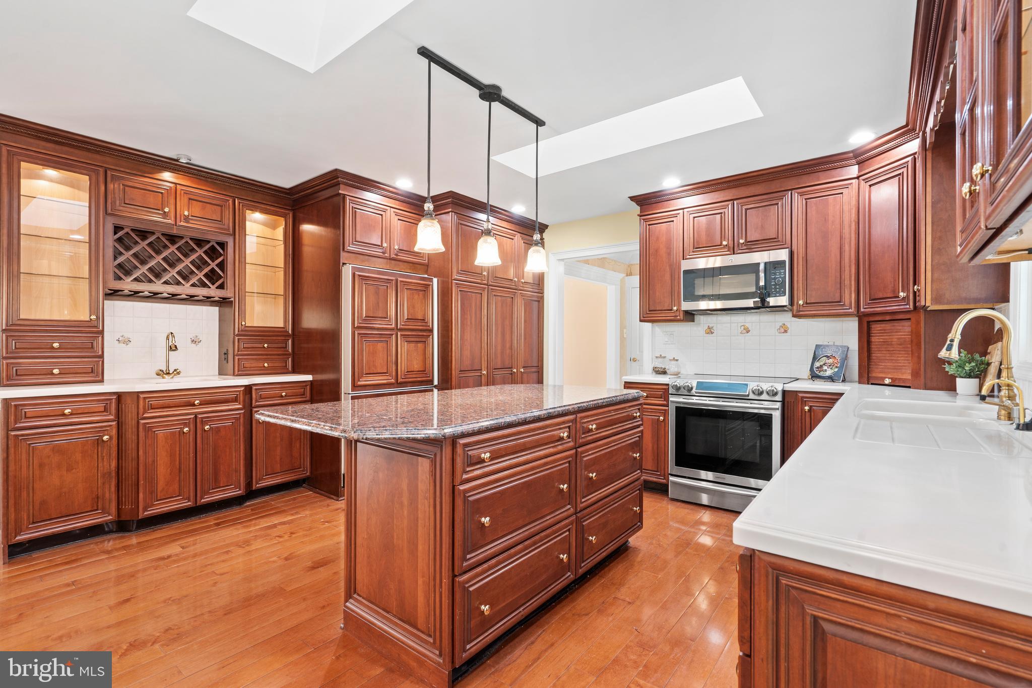 HUNTERS RUN - Residential