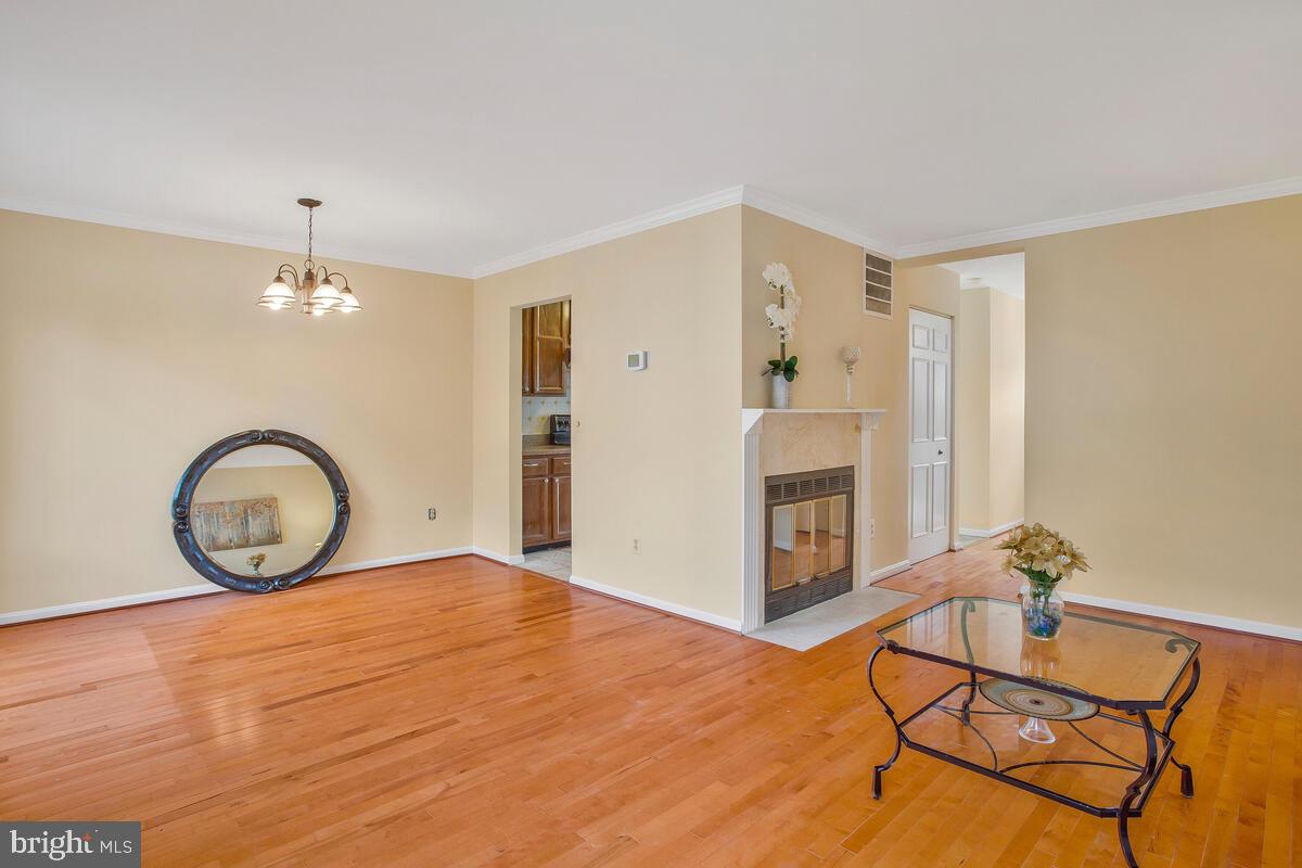 WOODSTREAM EAST - Residential