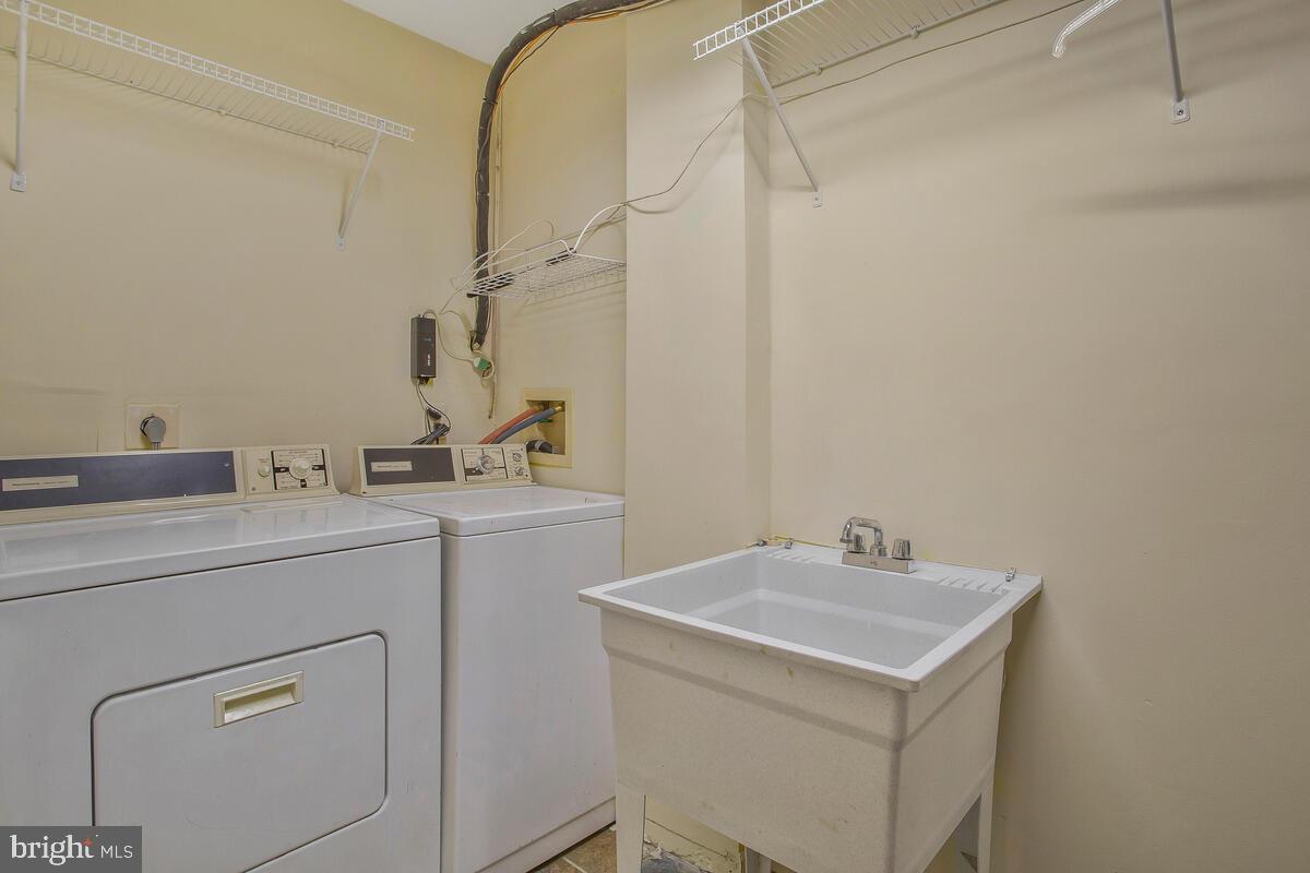 WOODSTREAM EAST - Residential