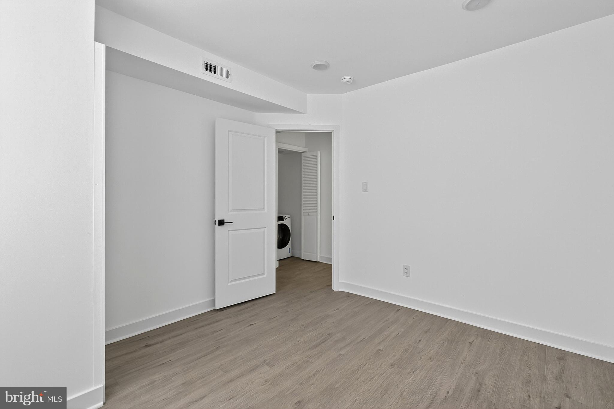 WEST OAK LANE - Residential Lease