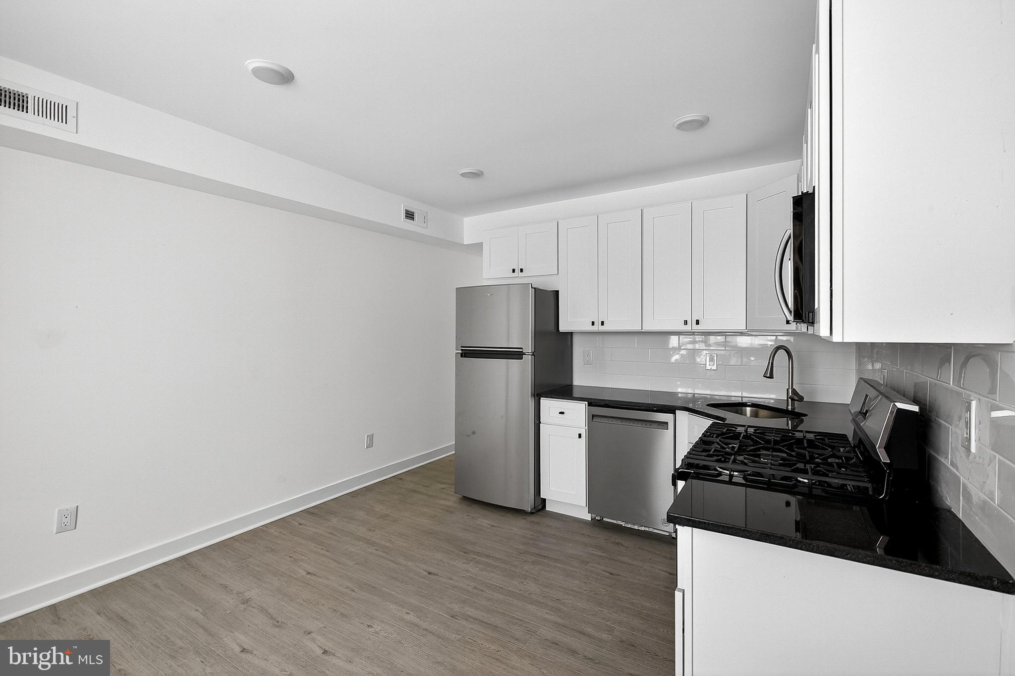 WEST OAK LANE - Residential Lease