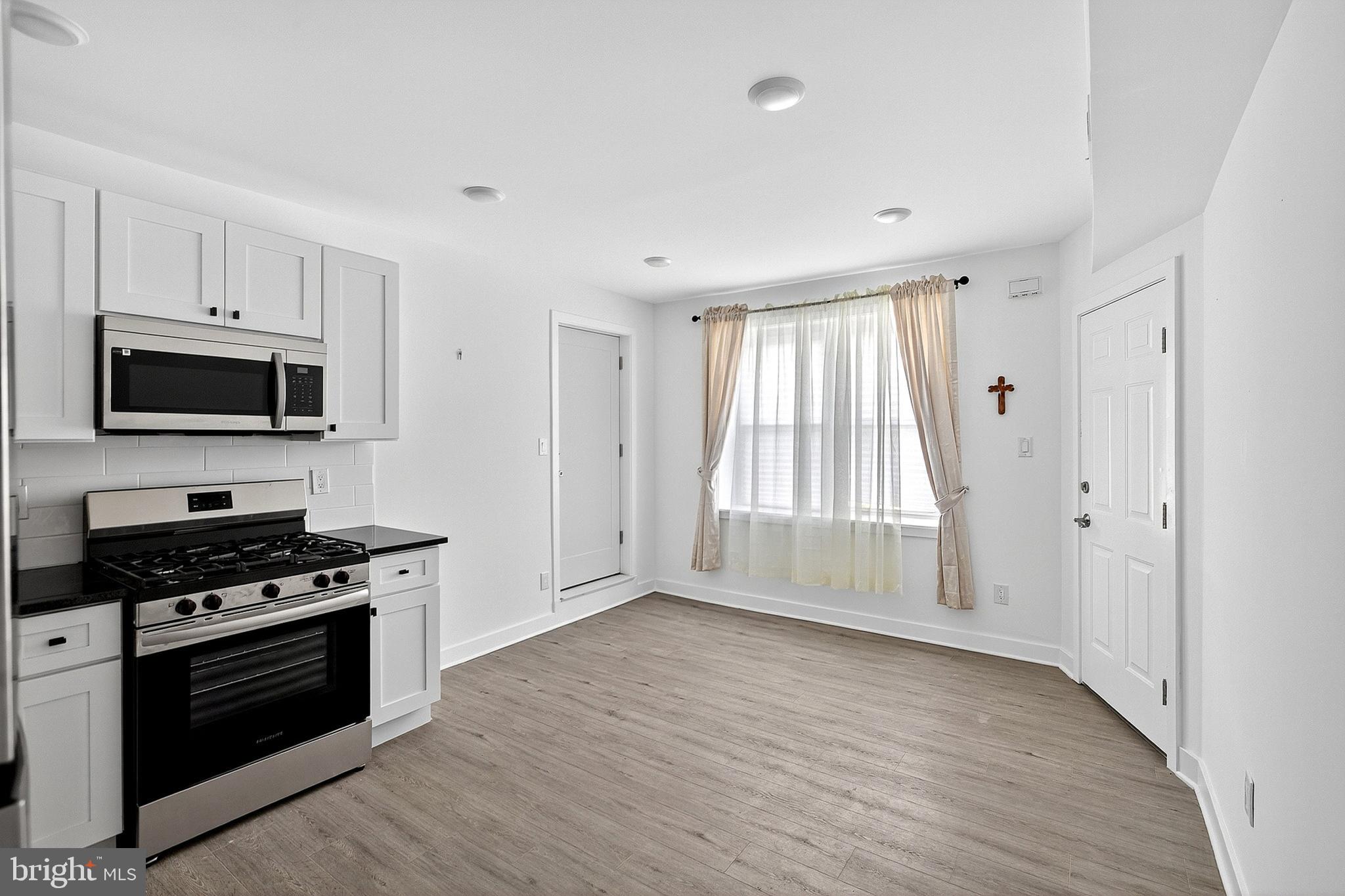 WEST OAK LANE - Residential Lease
