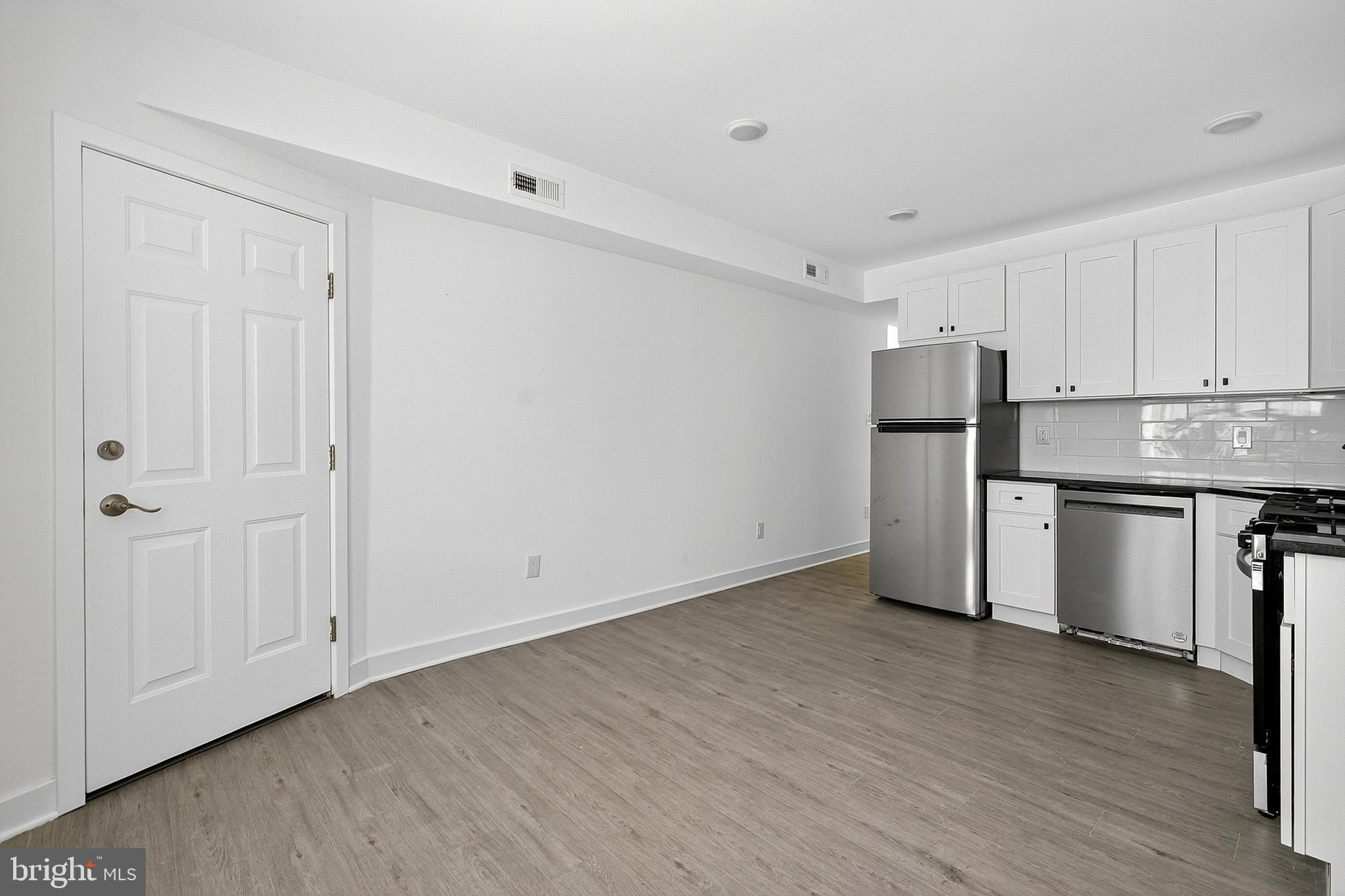 WEST OAK LANE - Residential Lease