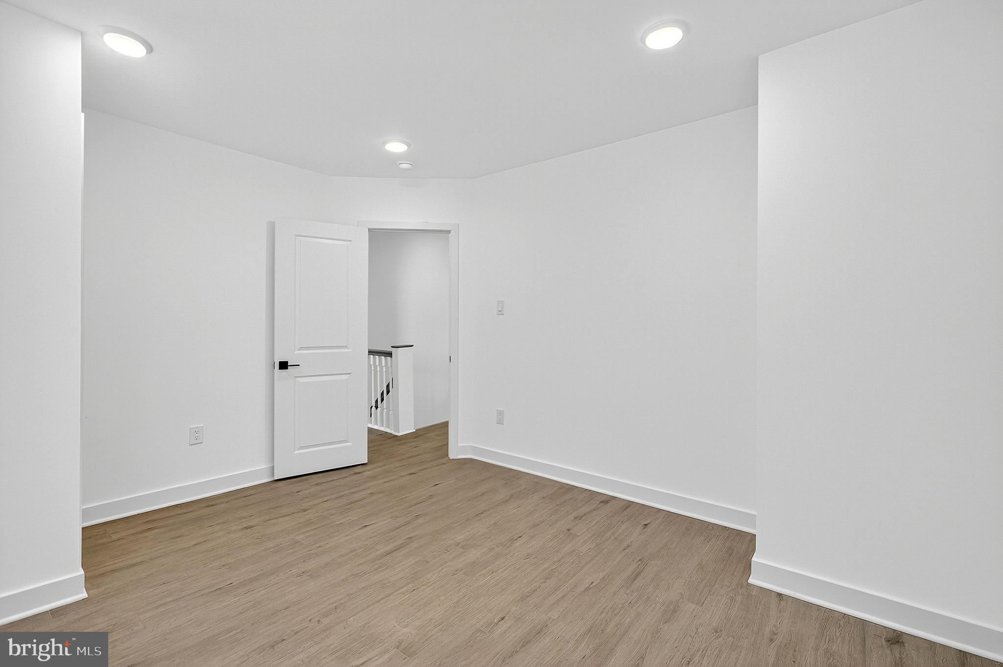 WEST OAK LANE - Residential Lease