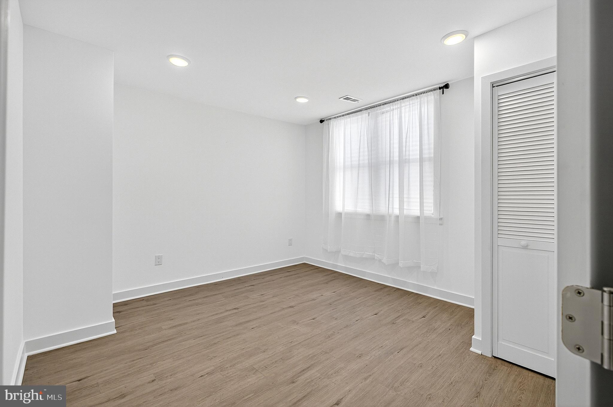 WEST OAK LANE - Residential Lease