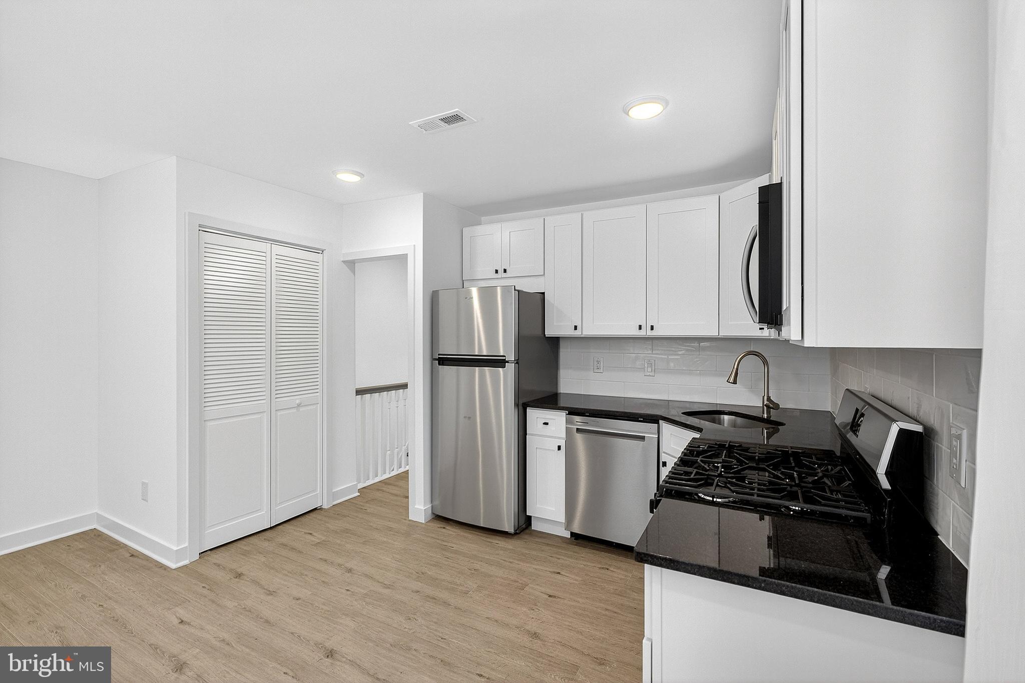 WEST OAK LANE - Residential Lease
