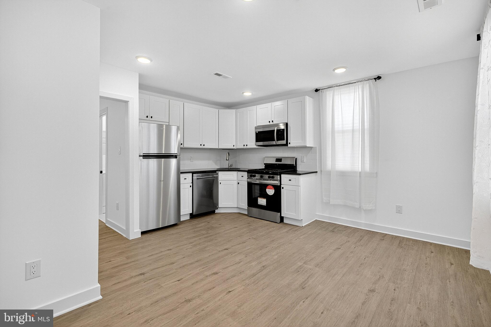 WEST OAK LANE - Residential Lease