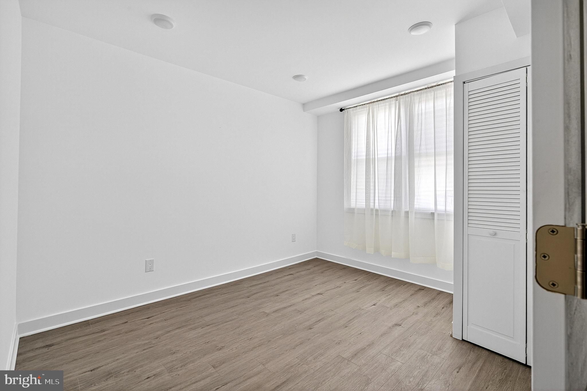 WEST OAK LANE - Residential Lease