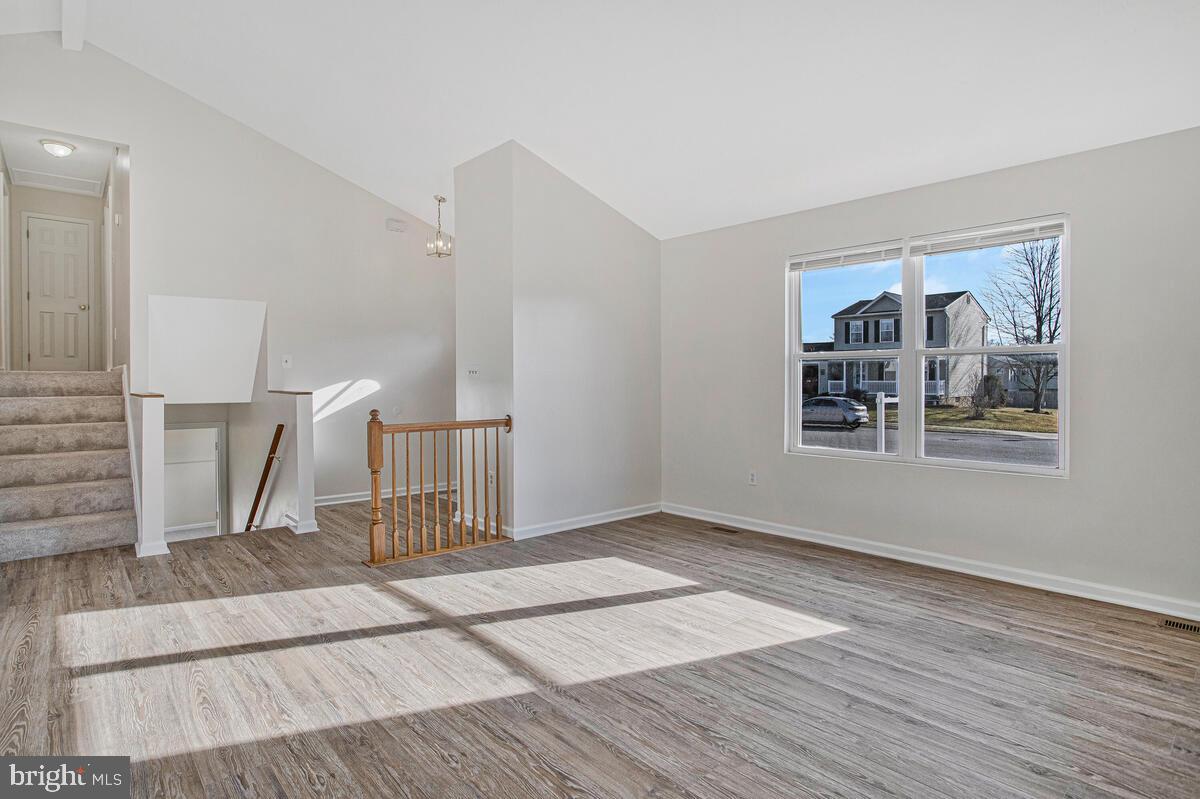 SARAHS CHOICE - Residential