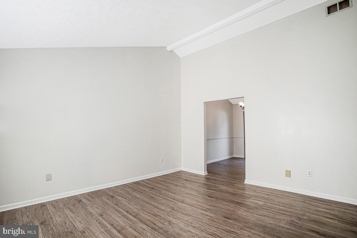 SARAHS CHOICE - Residential