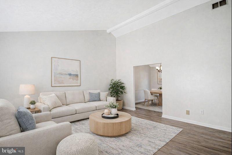 SARAHS CHOICE - Residential