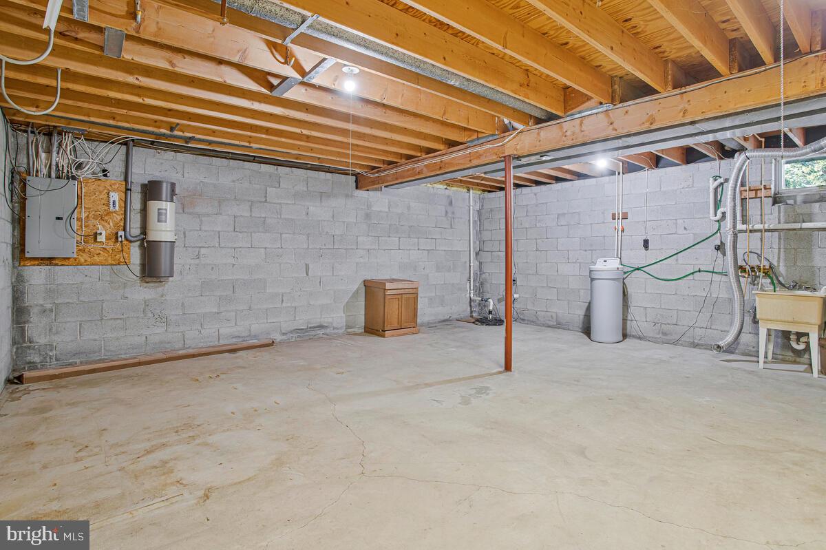 SARAHS CHOICE - Residential