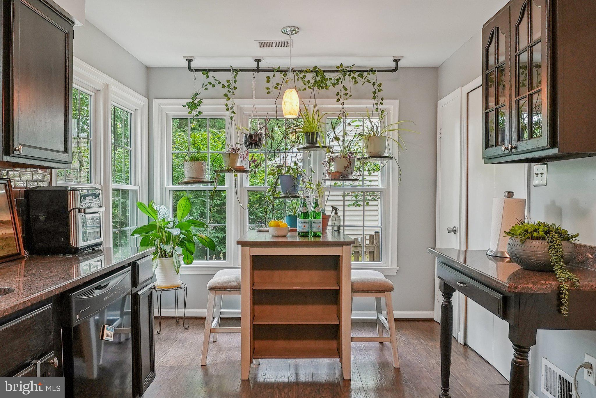 MONCLAIR - Residential