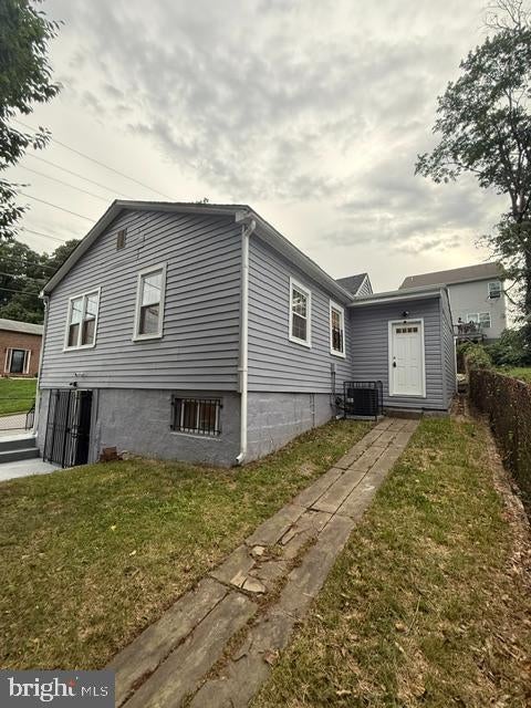 1629 QUARTER AVENUE