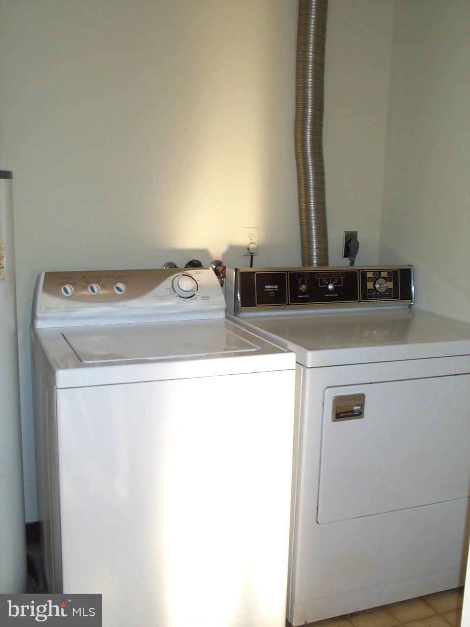 ROLAND PARK - Residential Lease