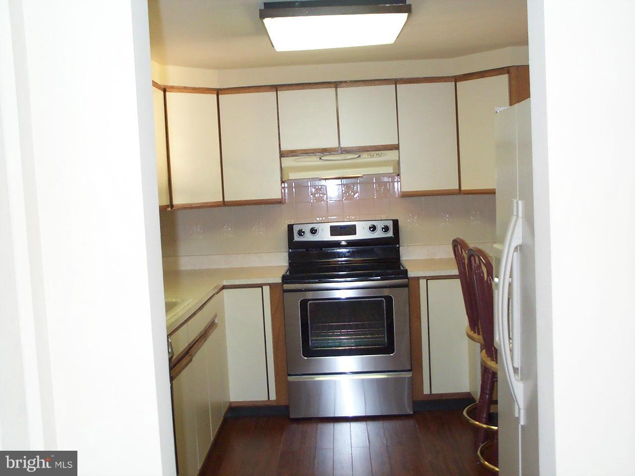 ROLAND PARK - Residential Lease