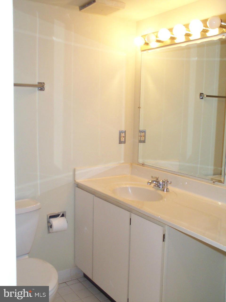 ROLAND PARK - Residential Lease