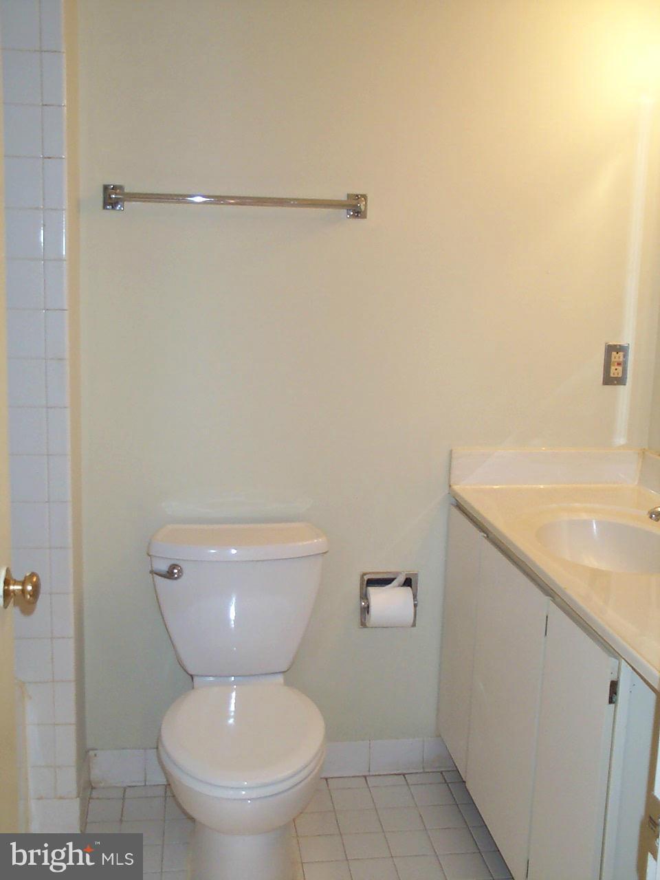 ROLAND PARK - Residential Lease