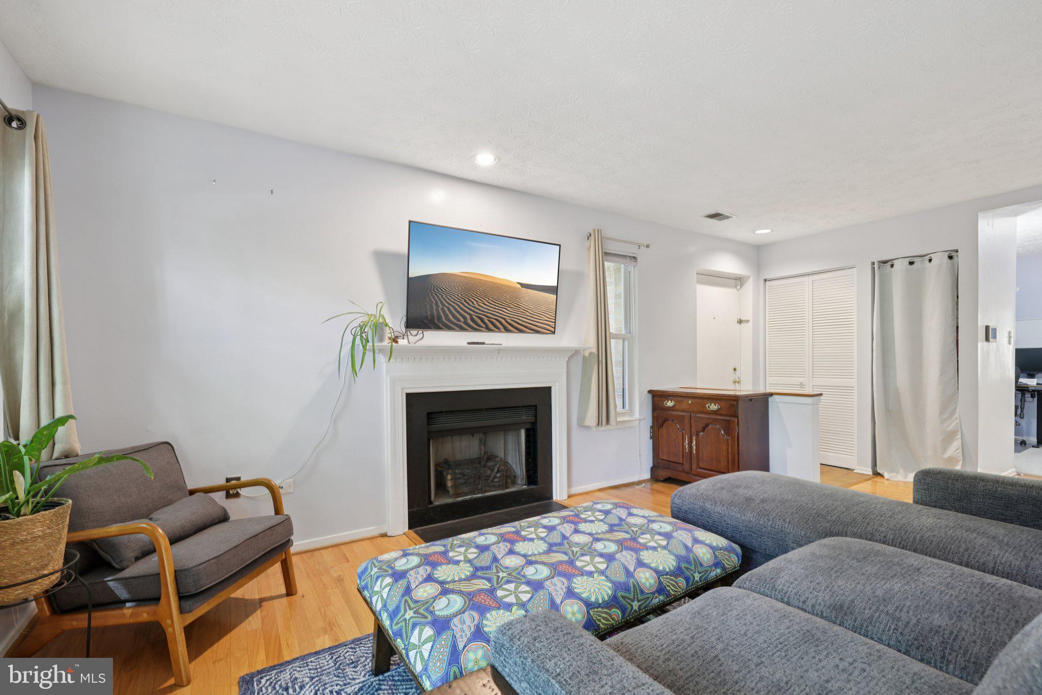 7523 WEATHER WORN WAY B