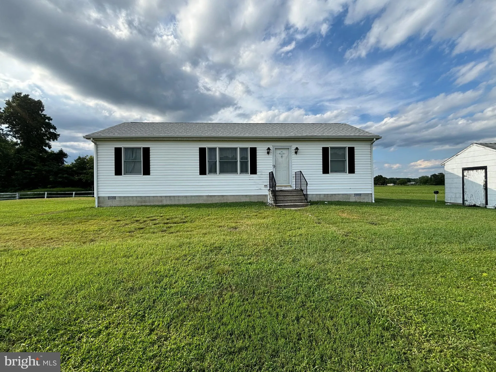 3565777290.jpeg?format=webp