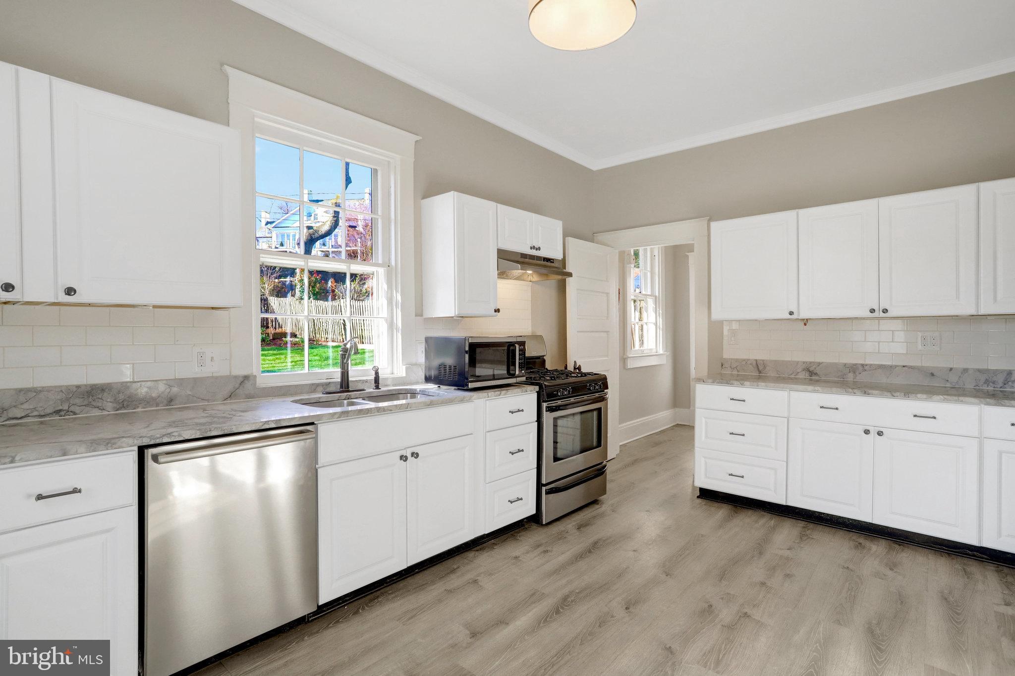 ROSEMONT PARK - Residential