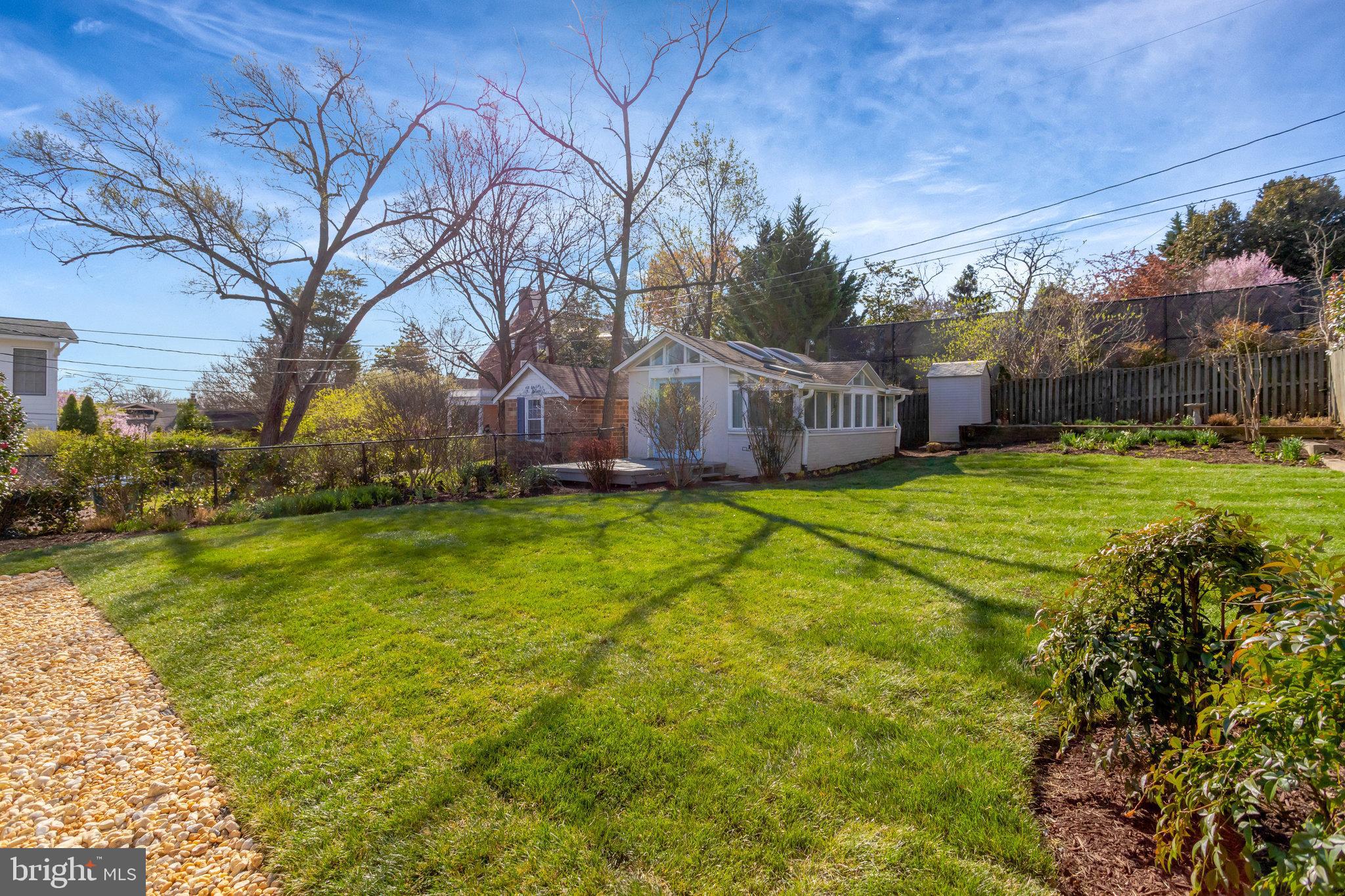 ROSEMONT PARK - Residential