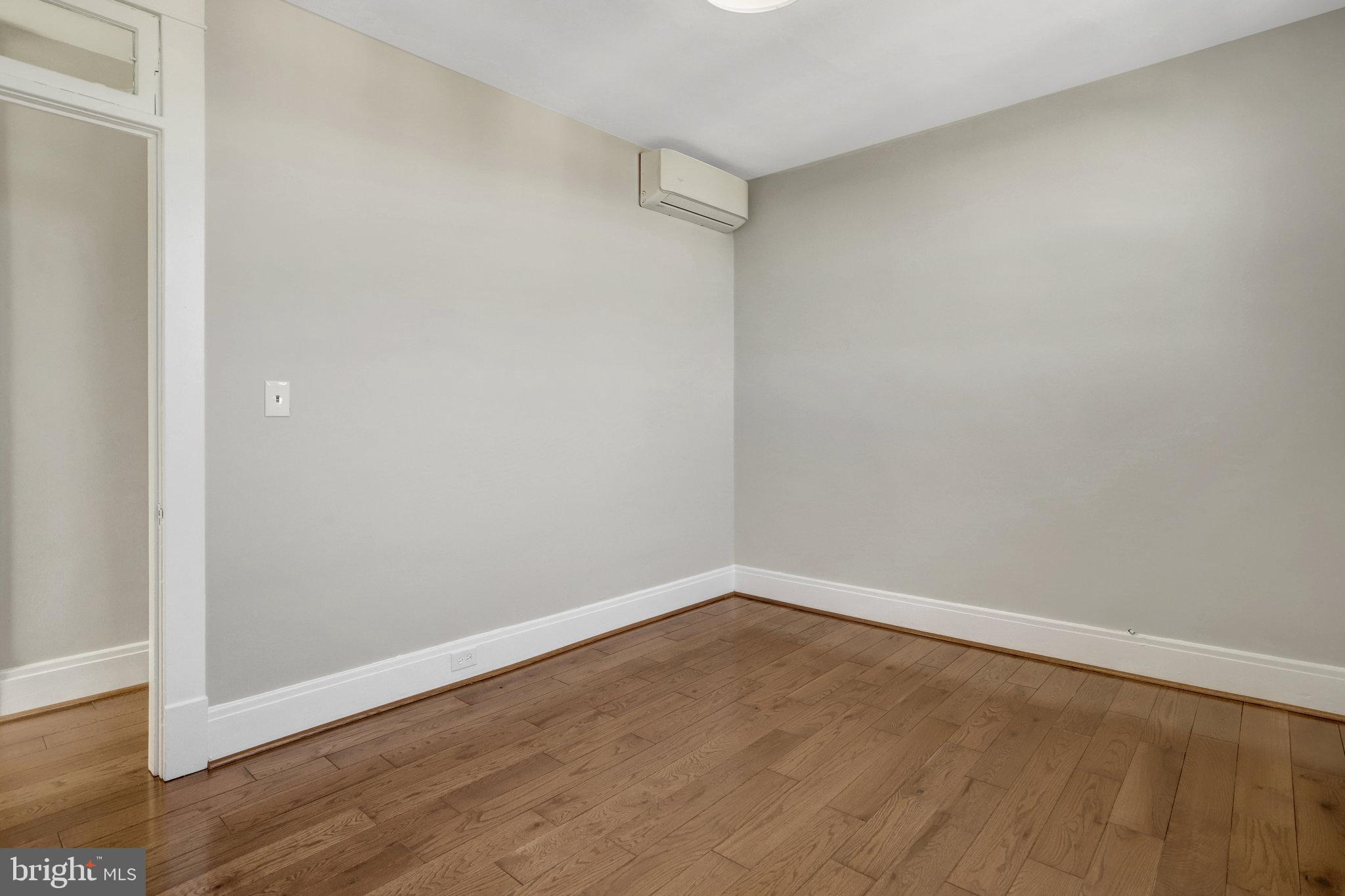 ROSEMONT PARK - Residential