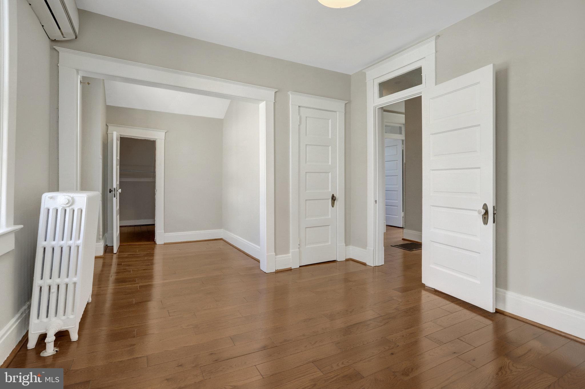 ROSEMONT PARK - Residential